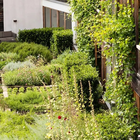 Biohotel Theiner's Garten מלון לאנה
